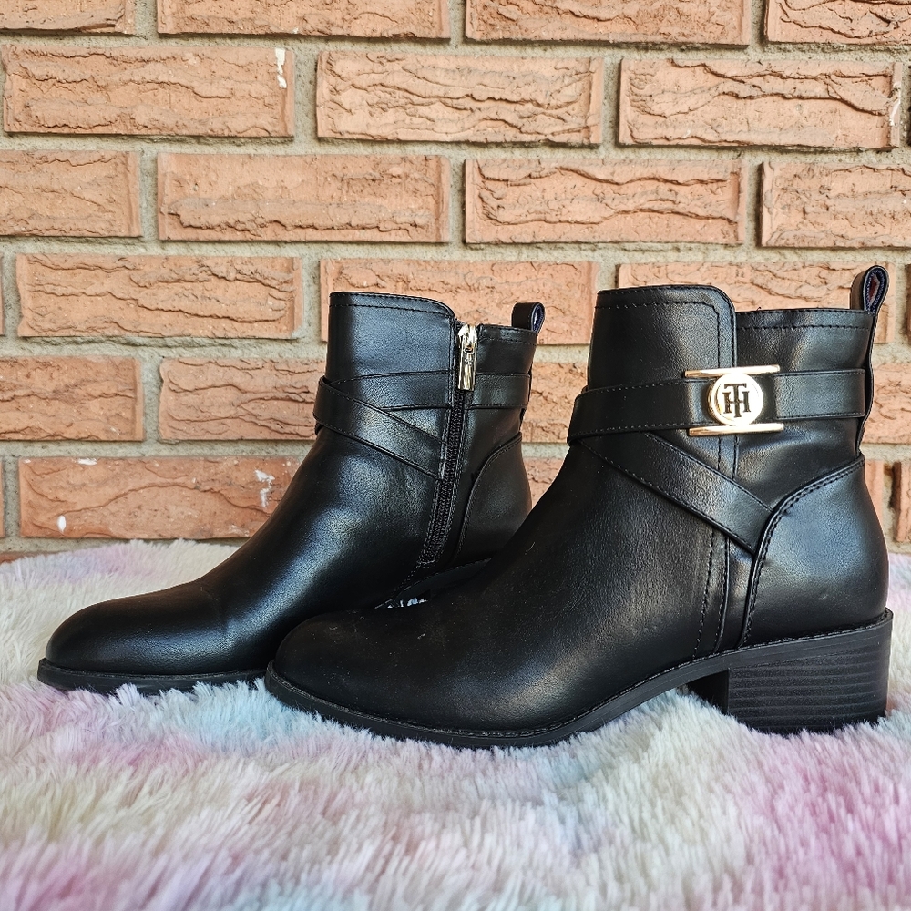 Tommy Hilfiger Diyana Block Heel Ankle Boots Size 7.5